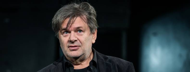Tantermekbe visszük Dante művét