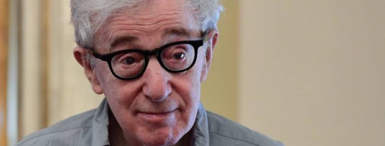 Woody Allen: Otthon csak egyetlen könyvünk volt, az is gengszterekről szólt